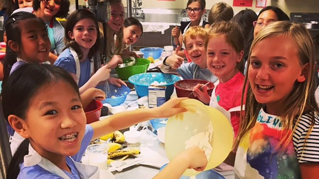 Students attending Club SciKidz days off school vacation break program.